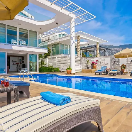 Super Hill Villa
